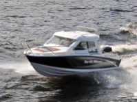 Катер NorthSilver 690 - вид сбоку